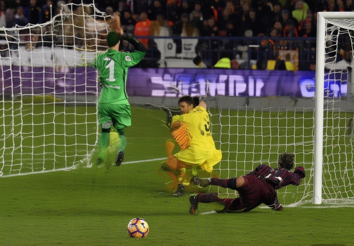 巴塞罗那VS比利亚雷亚尔：诺坎普激战1:1平局，控球与反击对决精彩纷呈(图4)