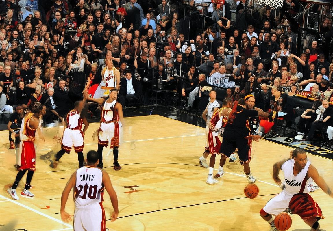 2010-2011 NBA：三巨头巅峰对决影响与篮球哲学解析(图1)